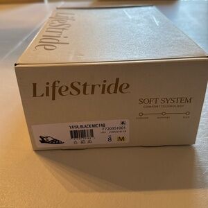 LifeStride YAYA Black Sandals Size 8. Unworn in box